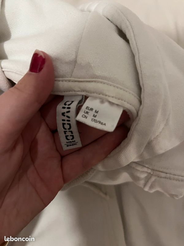 Sweat à capuche blanc (image 7)