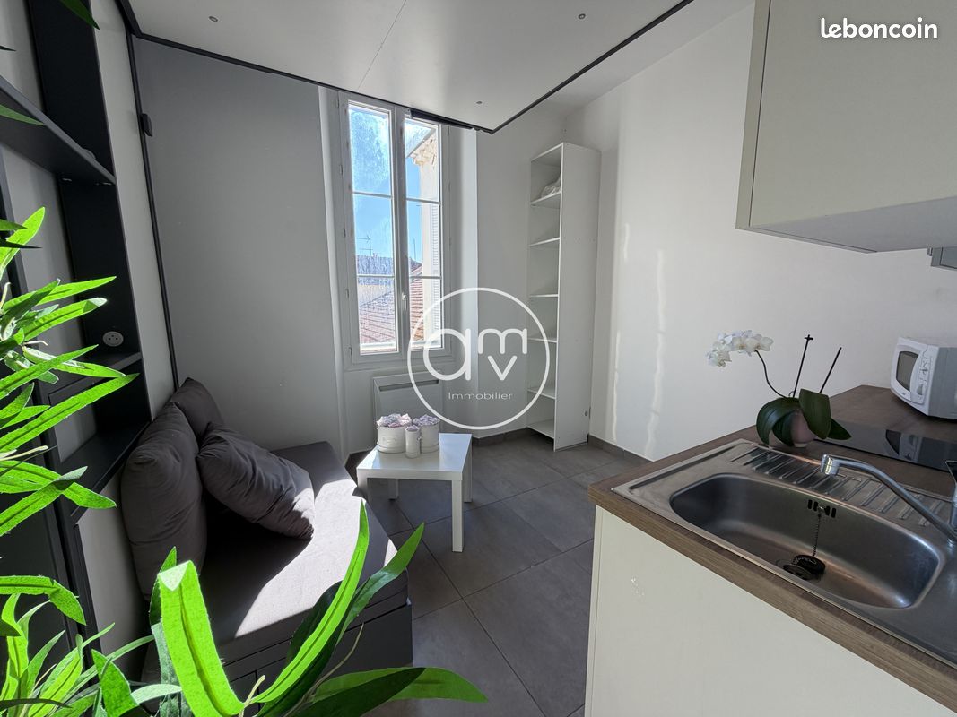 Appartement 1 pièce 13 m² · à Hyères · 13 m² · 400 €/mois