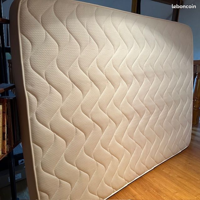 Vent matelas et sommier de 140cm par 190 cm (image 1)