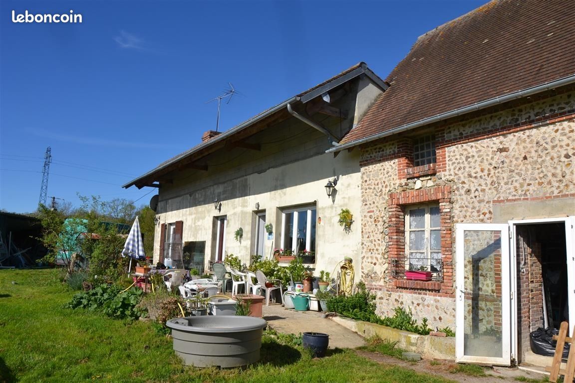 Maison 3 pièces 110 m² · à Saint-Evroult-Notre-Dame-du-Bois · 110 m² · 86 400 €