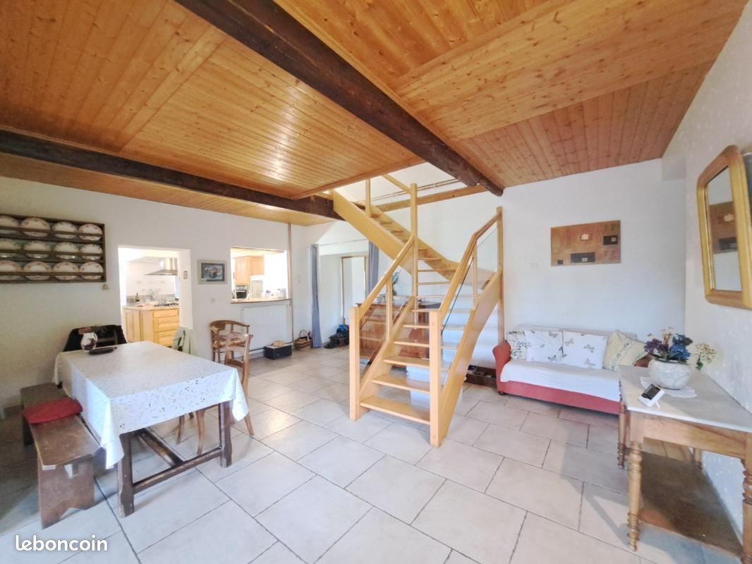 Maison 5 pièces 134 m² · à Chassignieu · 134 m² · 1 200 €/mois