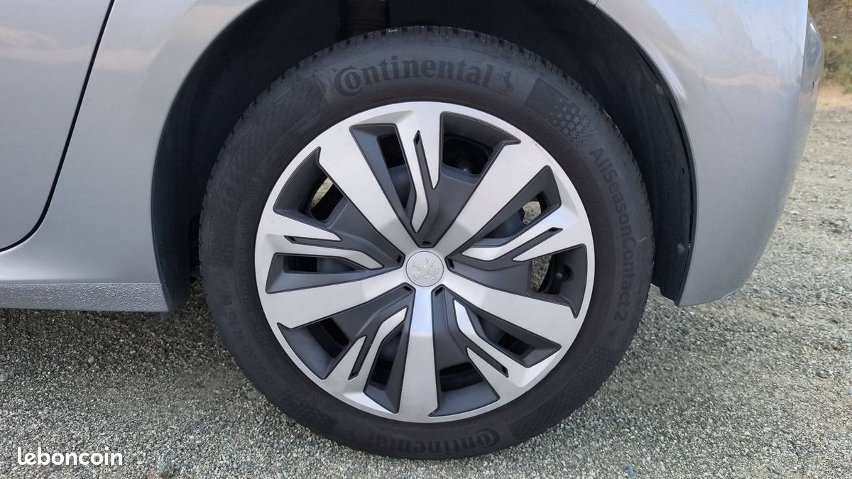 Peugeot 208 1.2 PureTech 100 Active (image 19)