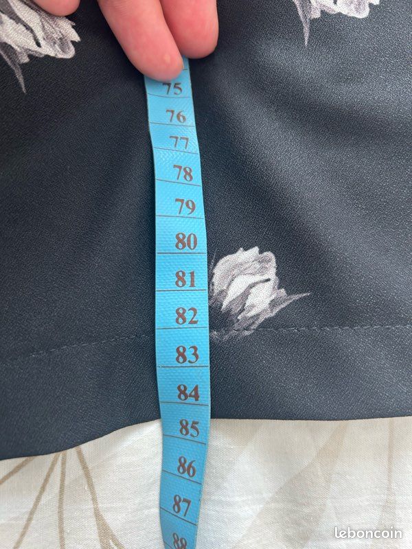 Robe courte Rinascimento à imprimé fleurs graphiques - Taille S (image 6)