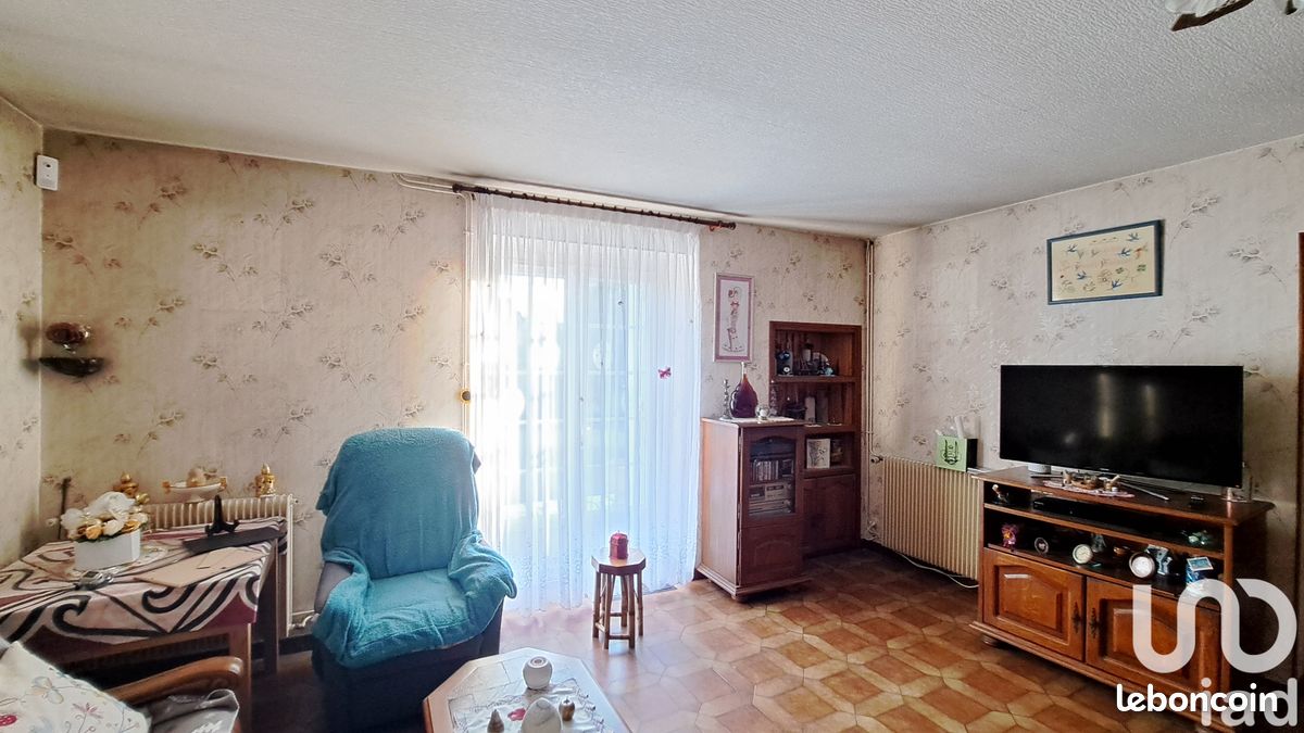 Maison 6 pièces 178 m² - Gensac-la-Pallue 16130 (image 3)