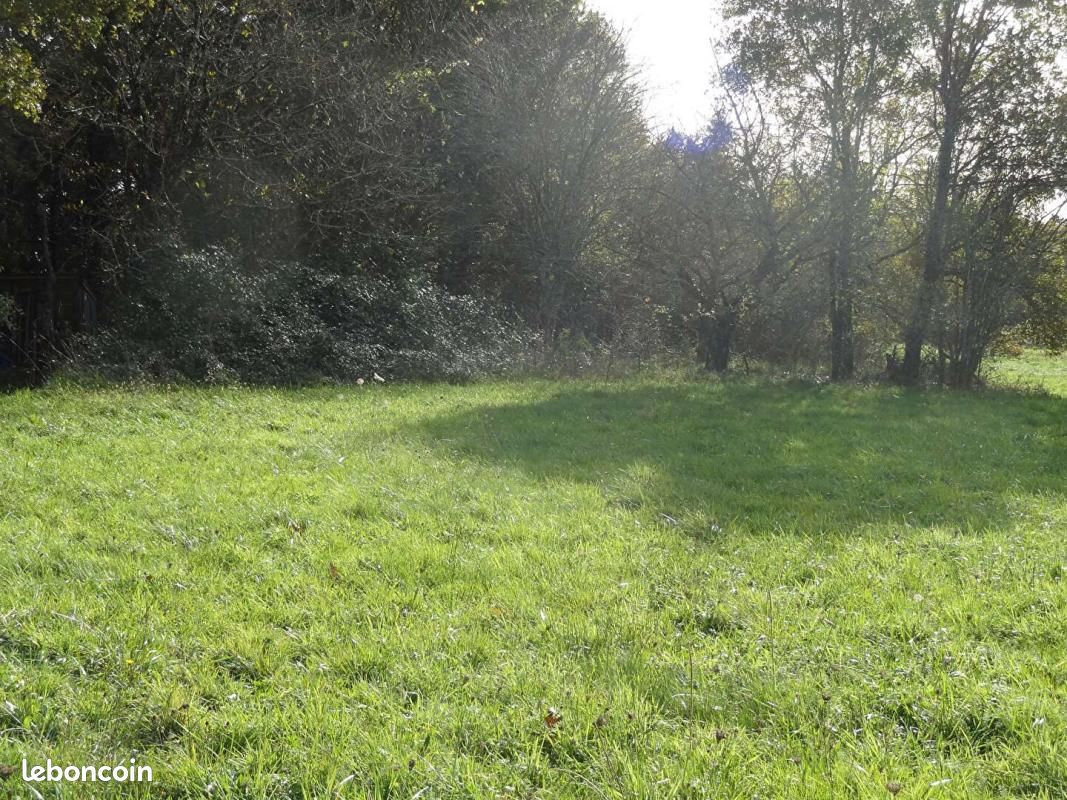 Terrain 1 762 m² Saint Front De Pradoux · à Saint-Front-de-Pradoux · 23 700 €