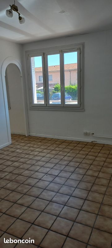 Appartement a louer villefranche-sur-saone - 4 pièce(s) - 75 m2 - Surfyn