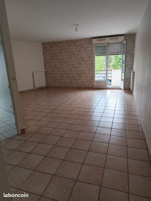 Appartement 3 pièces 81 m² · à Châteauroux · 81 m² · 760 €