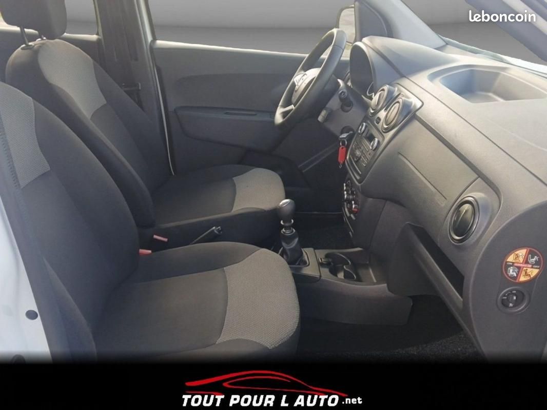 Dacia Lodgy Blue dCi 95 7 places Essentiel (image 13)