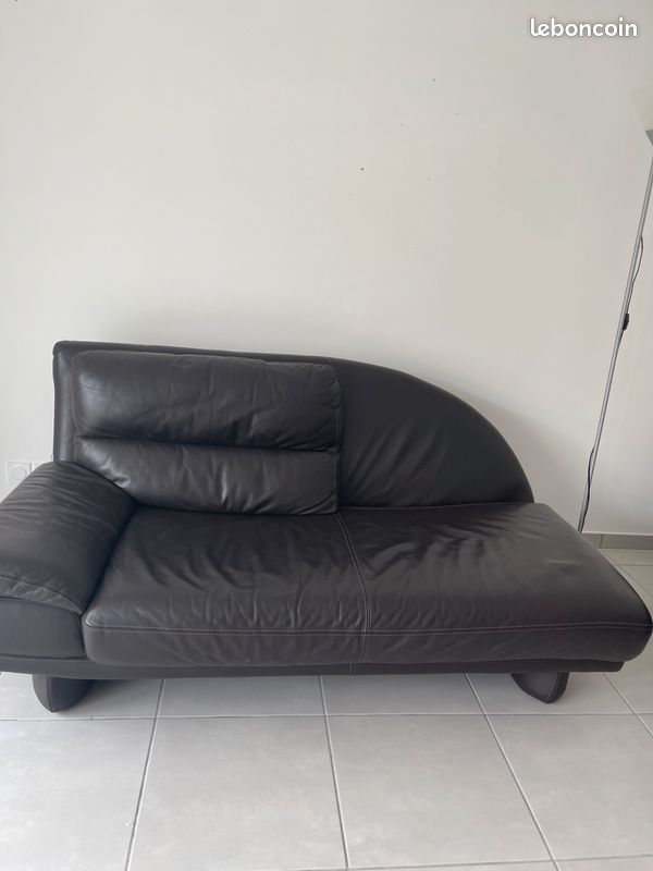Deux canapés en cuir (image 2)