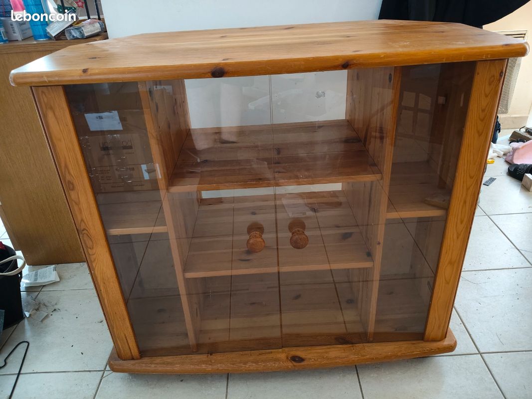 Meuble en bois avec vitre (image 1)