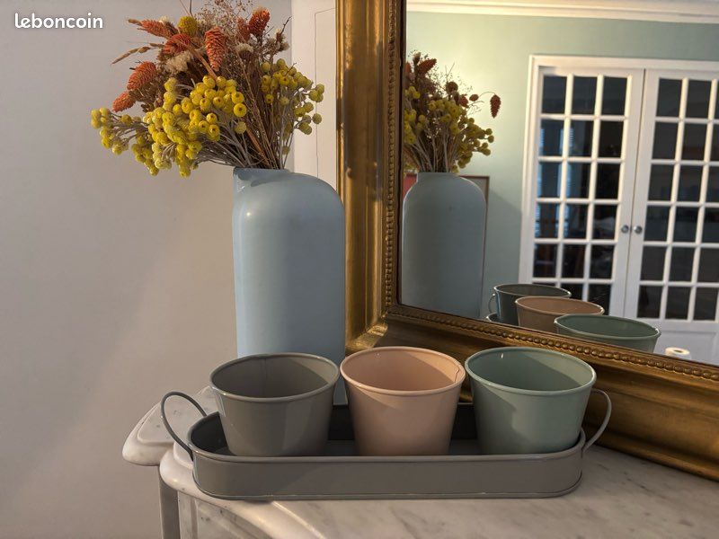 Joli trio de pots pastels en métal pour succulentes (image 1)