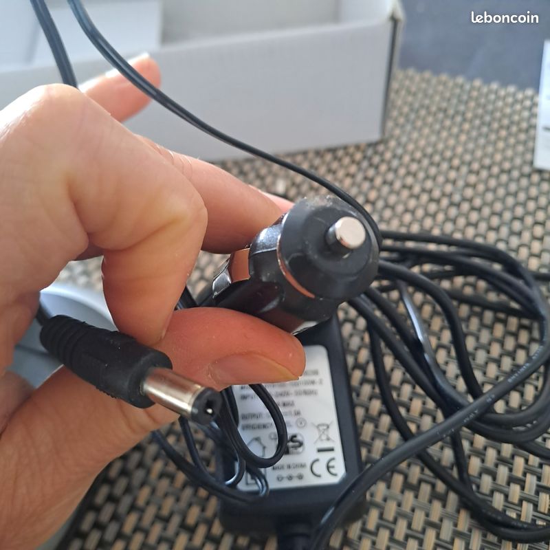 Chargeur nomade universel (image 5)