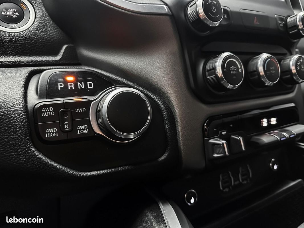 Dodge RAM 1500 Big Horn 5.7 V8 HEMI 4x4 – Look Performance – Caméra (image 14)