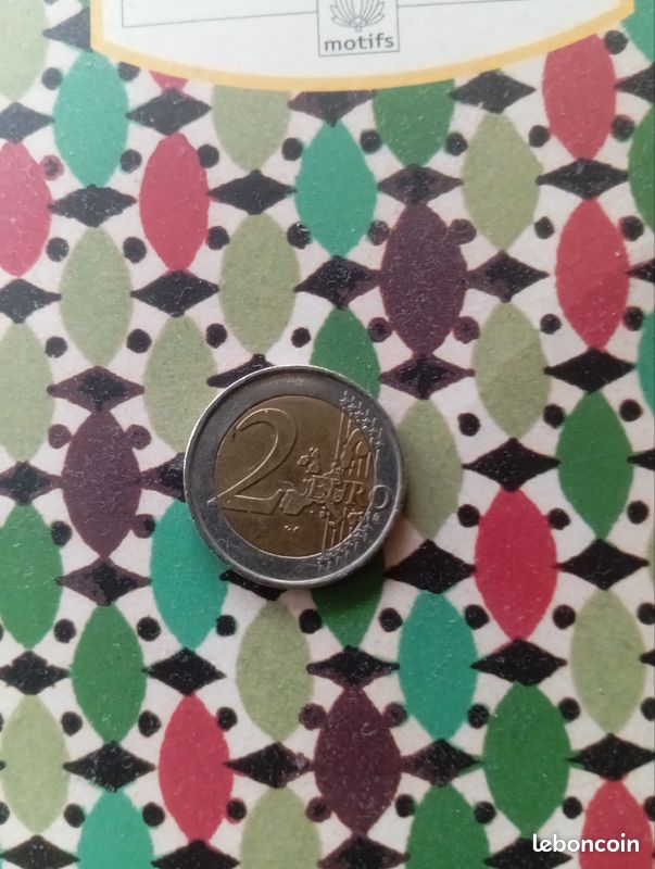 VENDS PIÈCE DE 2 euros fautée Portugal 2023 face nationale EUR 800,00 VENDS PIÈCE DE 2 euros fautée Portugal 2023 face nationale EUR 800,00
