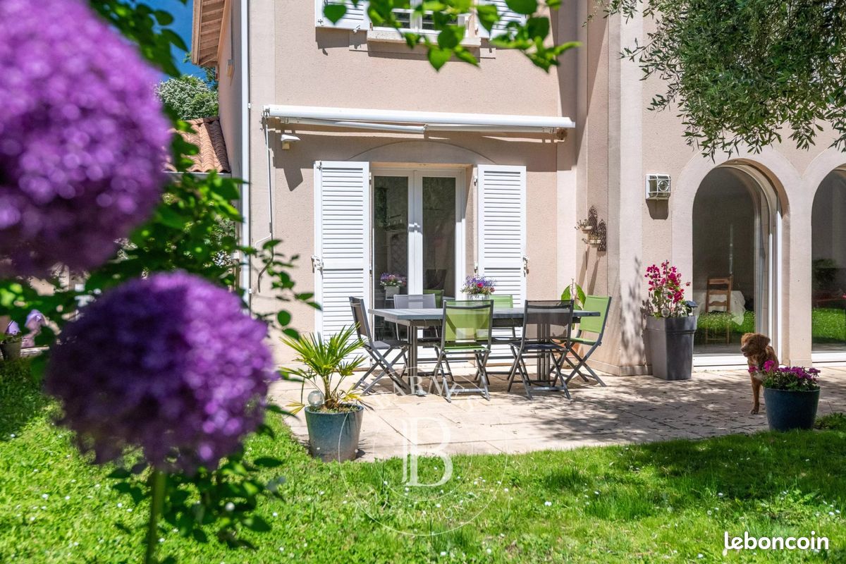 Maison 6 pièces 194 m² · à Lyon · 194 m² · 895 000 €