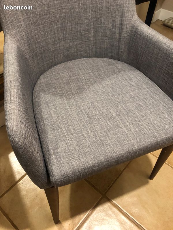 Deux chaises / fauteuils de style scandinave pieds compas avec accoudoirs tissu gris chiné (image 3)