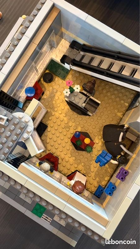Lego Grand Emporium Interior LEGO Creator 
