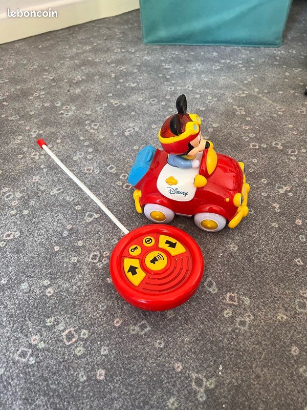 Voiture Mickey (image 1)