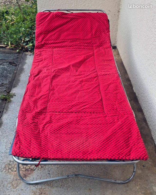 2 Lits pliants de camping ou dépannage (image 1)