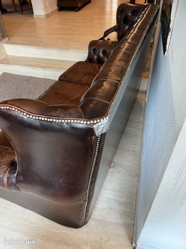 Canapé Chesterfield en cuir marron (image 3)
