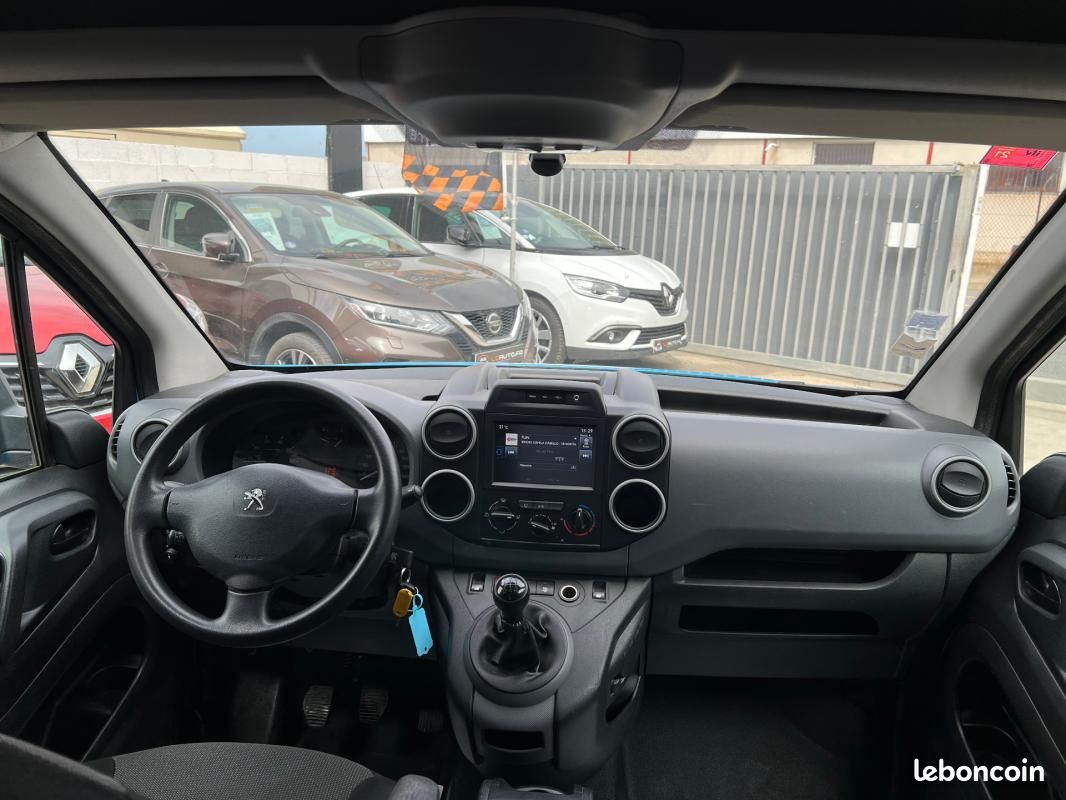 Peugeot Partner FOURGON STANDARD 1.6 BLUEHDI 75 BVM5 PRO / CLIM ECRAN BLUETOOTH ATTELAGE ... (image 22)