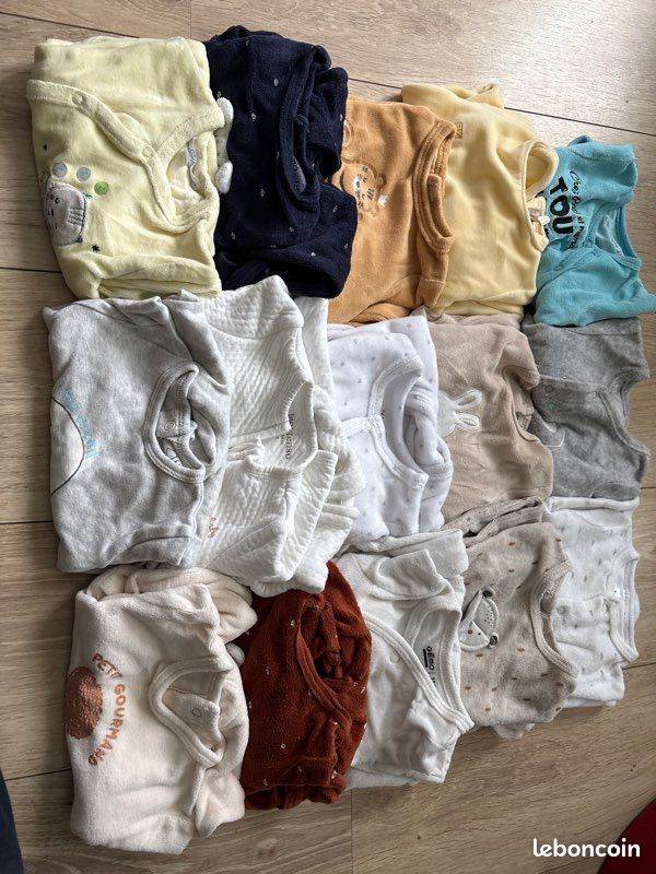 Vend lot pijama 1 mois (image 1)