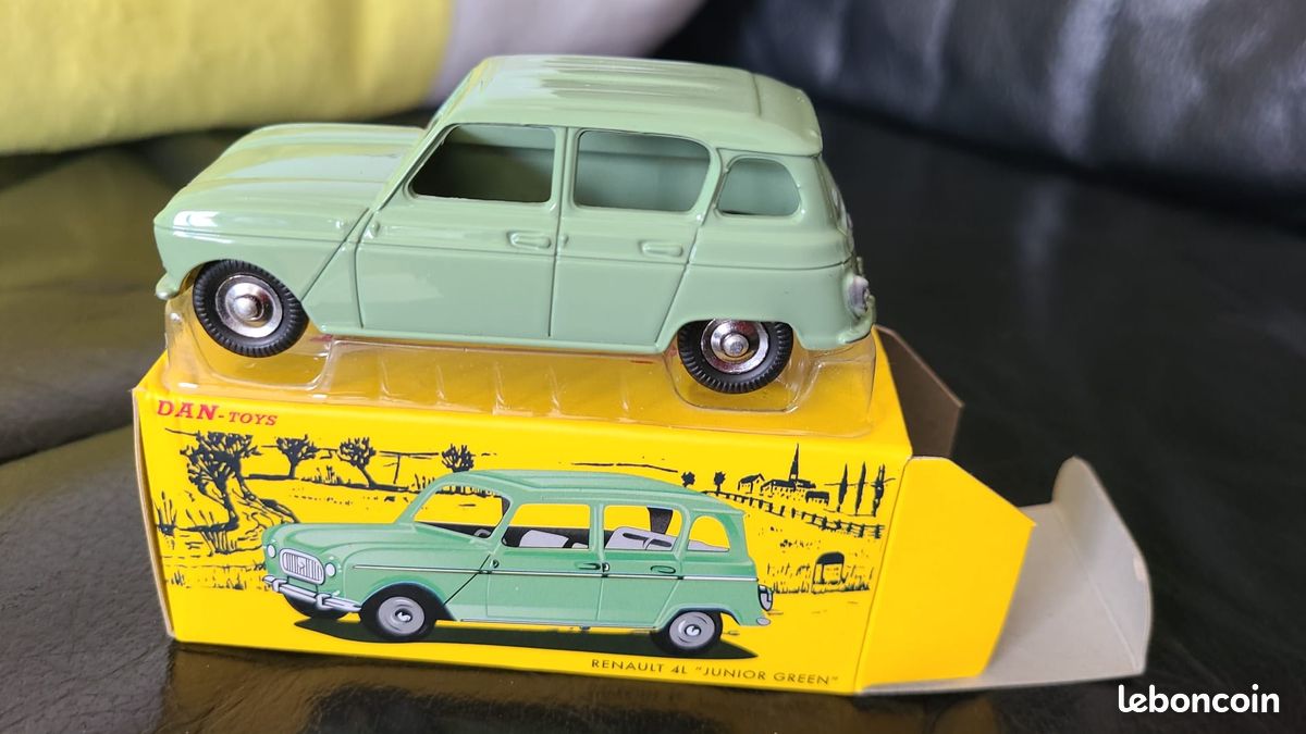 Jouet Ancien VAM Renault 4L - Miniature Fourgonnette Rose, à Compléter