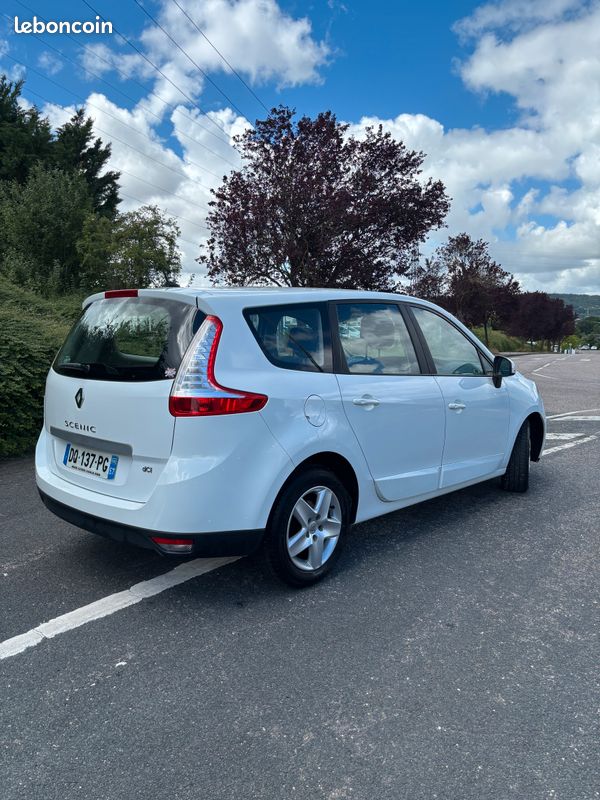 Renault Grand Scenic III phase 3 - 1.5 dCi 110ch - 2015 (image 3)