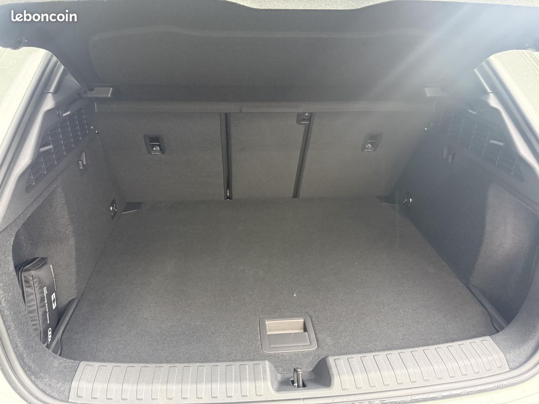 AUDI A3 Sportback 35 TFSI Mild Hybrid 150 S tronic 7 S line (image 20)
