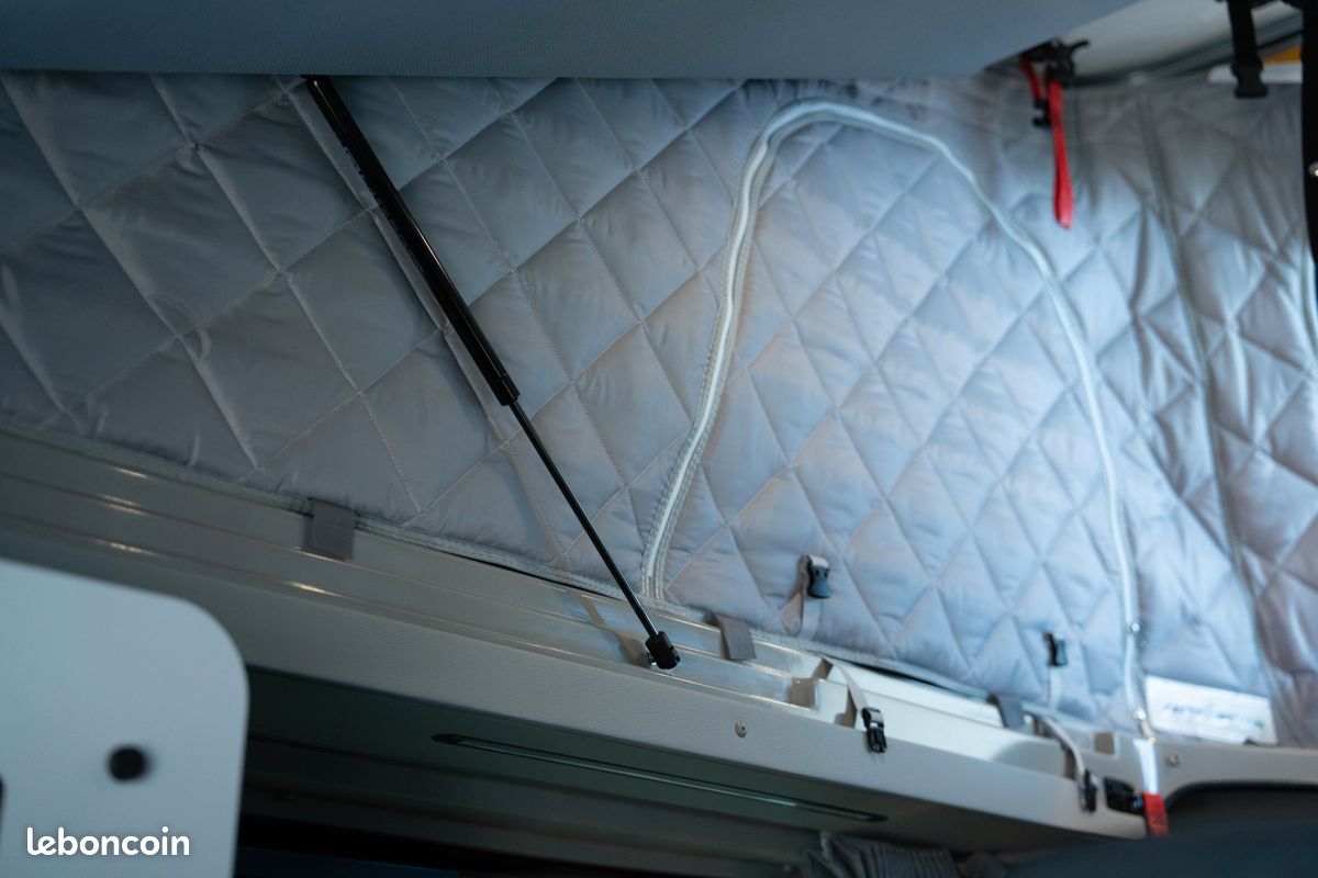 Flex 5 CONFORT – 100% équipé, NEUF, complet, 5 places / 4 couchages, le seul van du marché avec suspensions pneumatiques de série Visible sur notre agence de Nantes - St Herblain (image 2)
