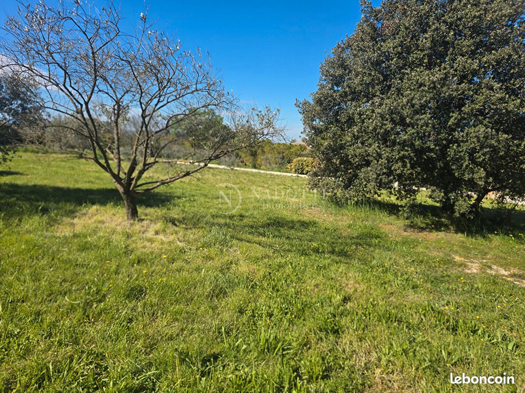 Terrain 770 m² · à Lagnes · 770 m² · 270 000 €
