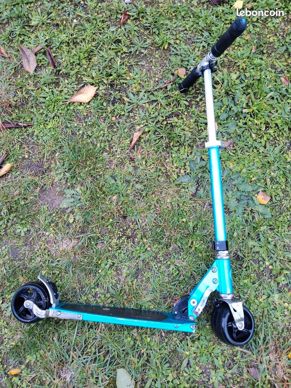 Trottinette adulte Micro Rocket Bleu (image 5)