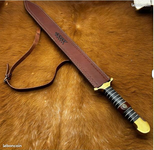 Unique Blades ! Épée de gladius romaine de 66 cm faite à la main en acier de Damas avec poignée en bois Pakka Épée de gladius Gladiateur prête à la bataille