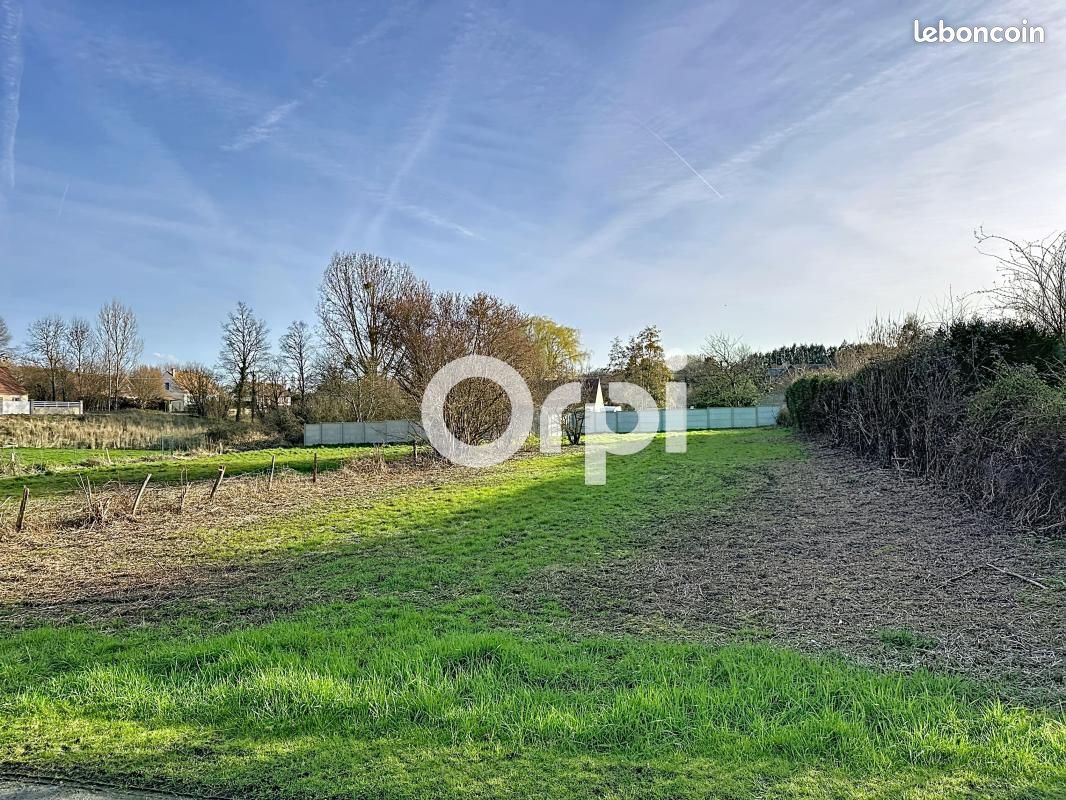 Terrain 1 132 m² Plessis De Roye · à Plessis-de-Roye · 26 000 €