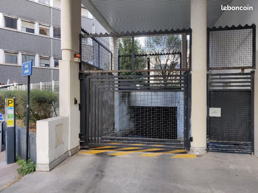 Emplacement parking Nantes centre (image 1)