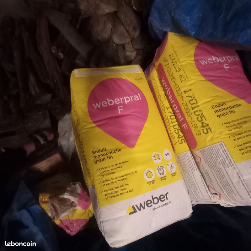 2 sacs d'enduits Weber (image 1)