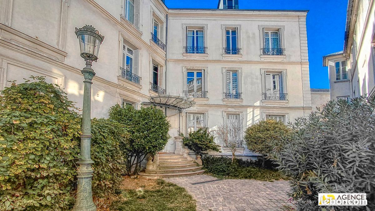 Appartement 3 pièces 83 m² · à Versailles · 83 m² · 738 000 €