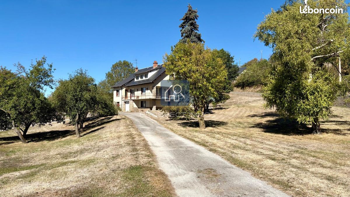 Maison 7 pièces 174 m² · à Sévérac d'Aveyron · 174 m² · 190 000 €