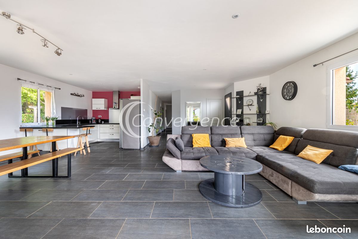 Maison 5 pièces 139 m² · à Rilhac-Rancon · 139 m² · 274 600 €
