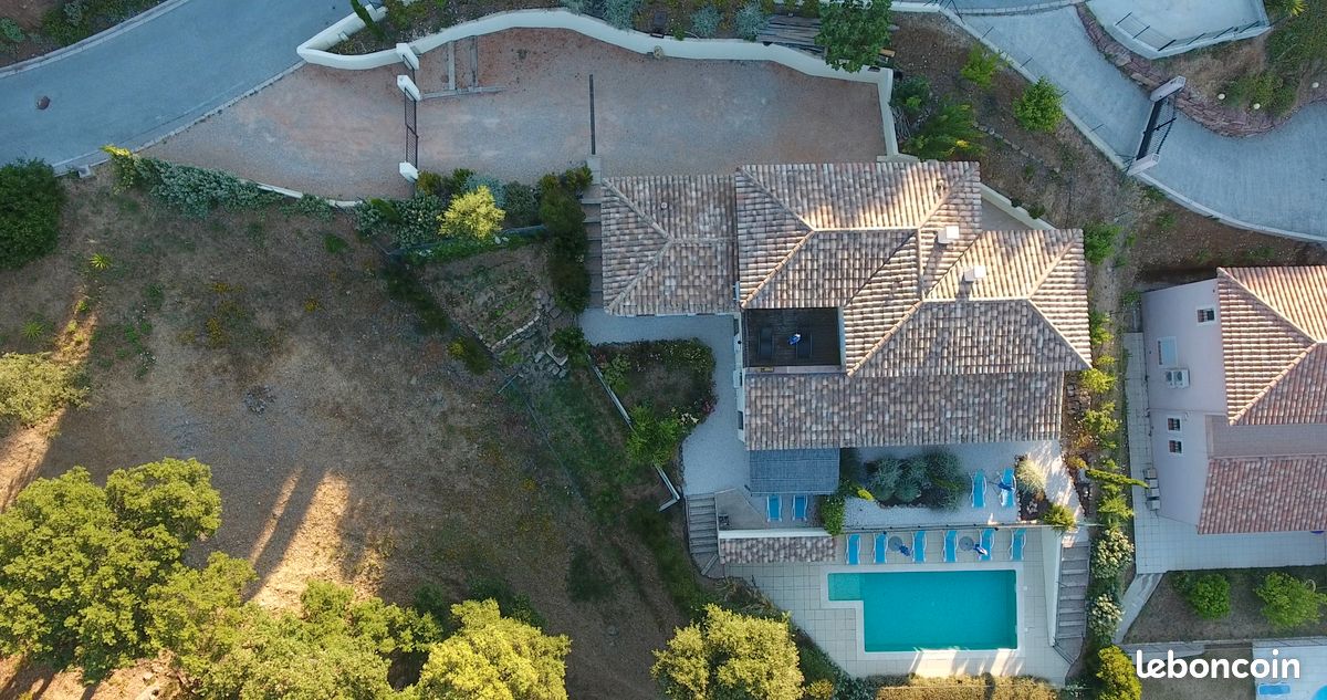 Maison 9 pièces 230 m² · à La Londe-les-Maures · 230 m² · 1 190 000 €