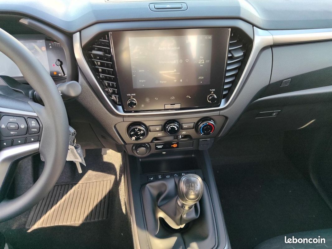 Isuzu D-MAX 2.2 DDI 164CH EVOLUTION SPACE M/T (image 9)
