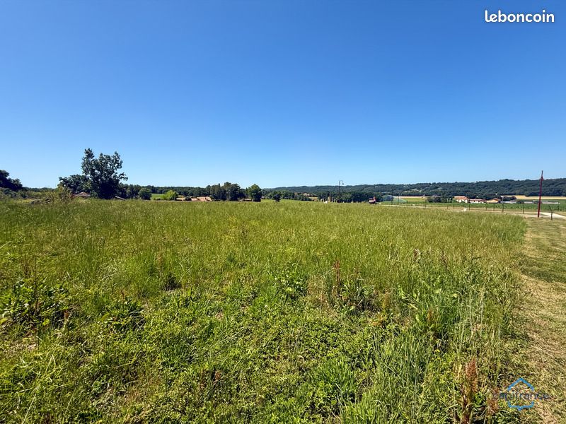Terrain 1 335 m² Bernede · à Bernède · 40 500 €