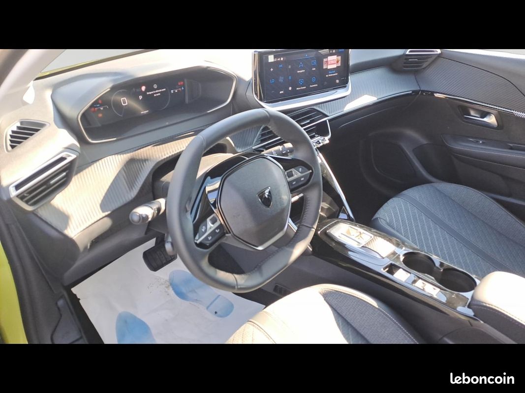 Peugeot 208 1.2 Hybrid 110ch Allure e-DCS6 (image 12)