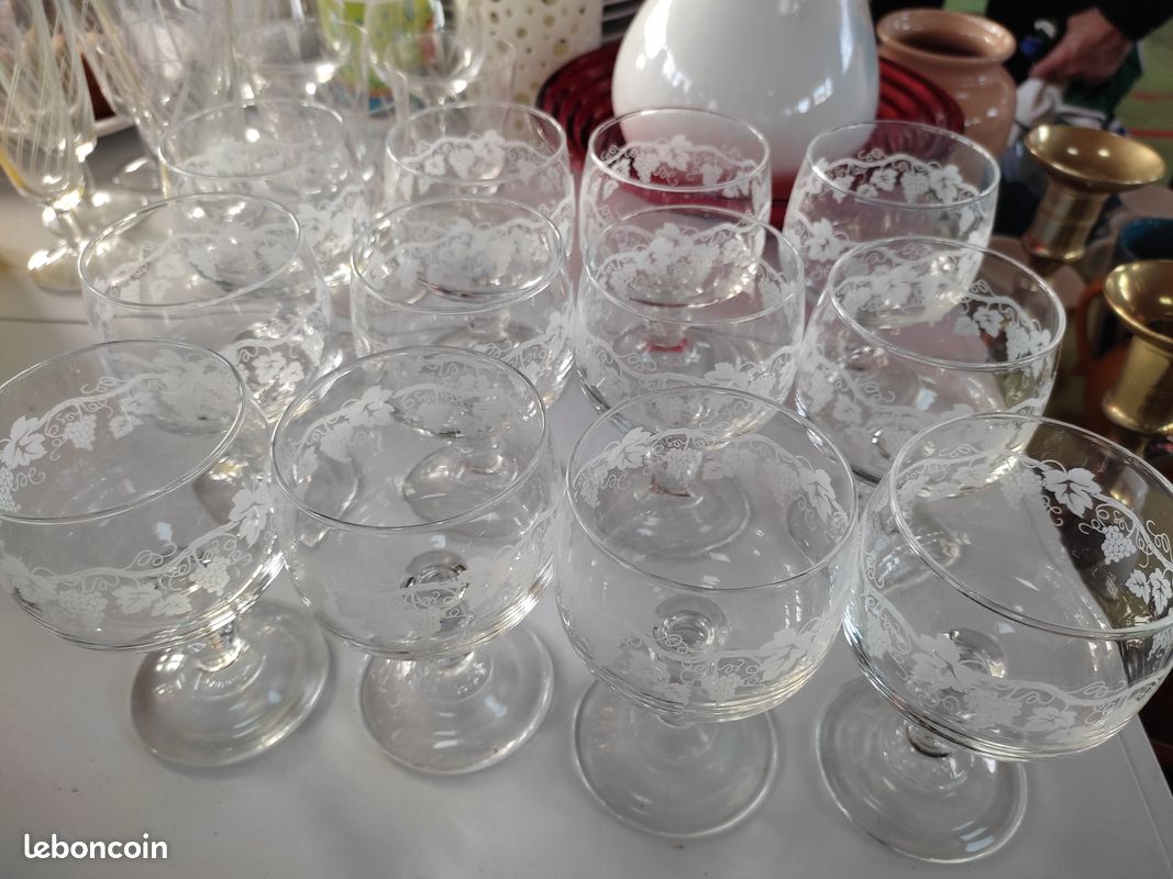 12 verres à pied (image 3)