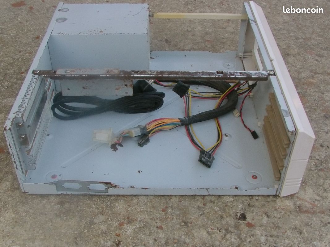 A vendre desktop Amiga 4000 Commodore A4000D 4000D (image 3)
