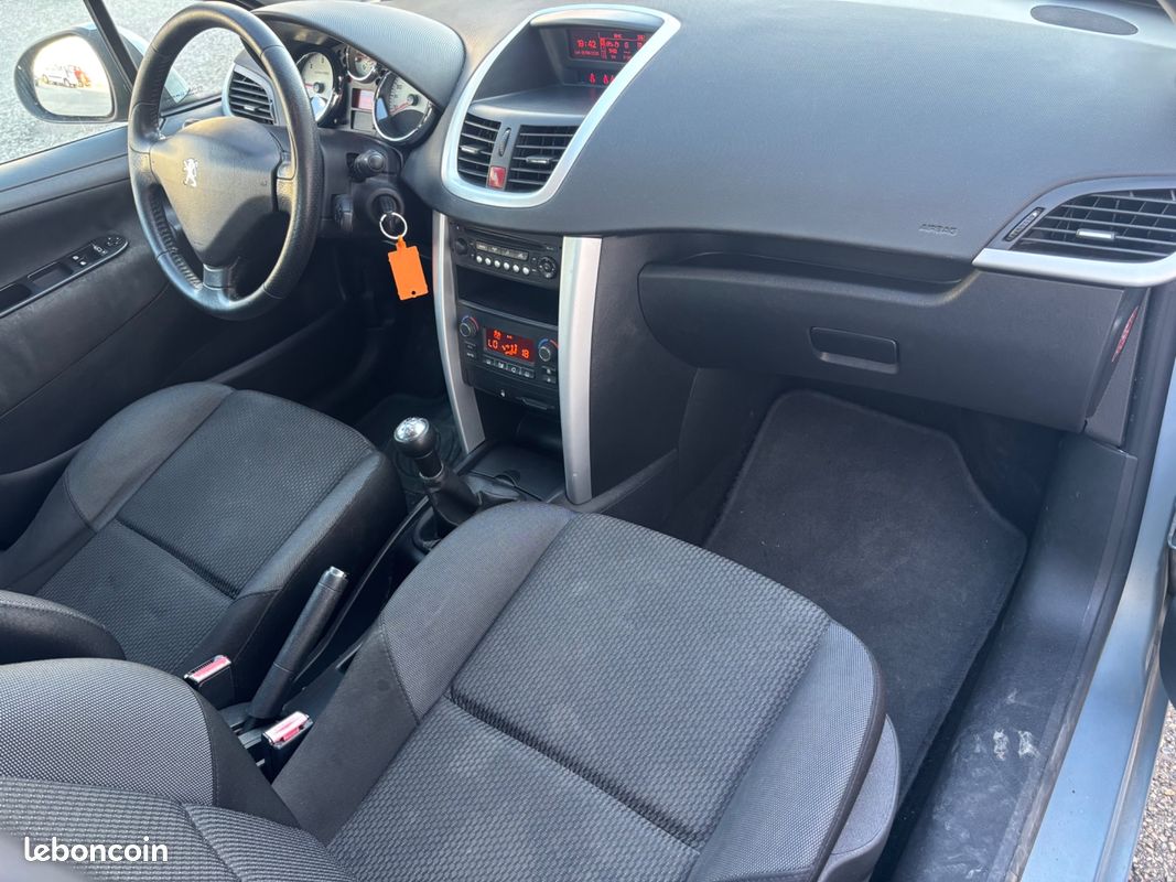 Peugeot 207 1.6 hdi 92ch urban move - distribution faite (image 25)