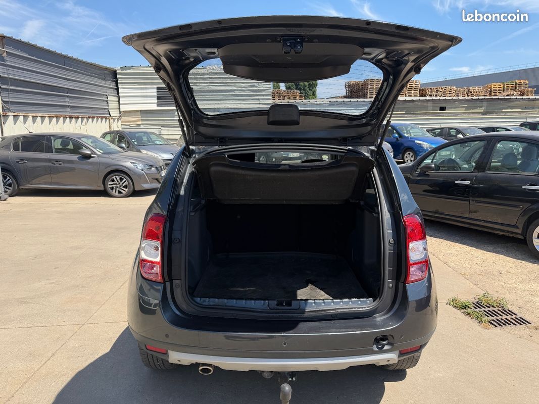 DACIA DUSTER dCi 110 4x2 Black Touch 2017 (image 7)