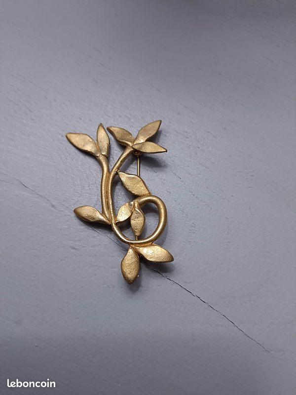 Broche Vintage "Il Était Une Fois" - Bijou D'occasion à L'allure Conte De Fées, Parfait Pour Une Touche Fantaisie