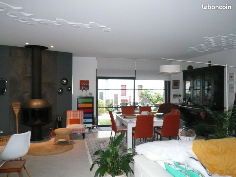 Maison 7 pièces 204 m² - Saint-Yrieix-sur-Charente 16710 (image principale 3)