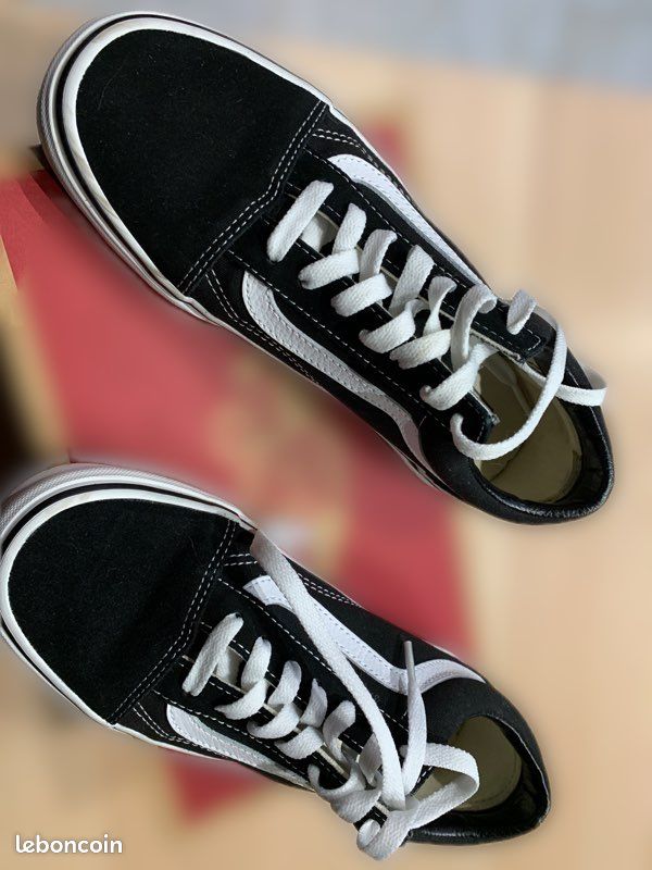 Vans (image 1)